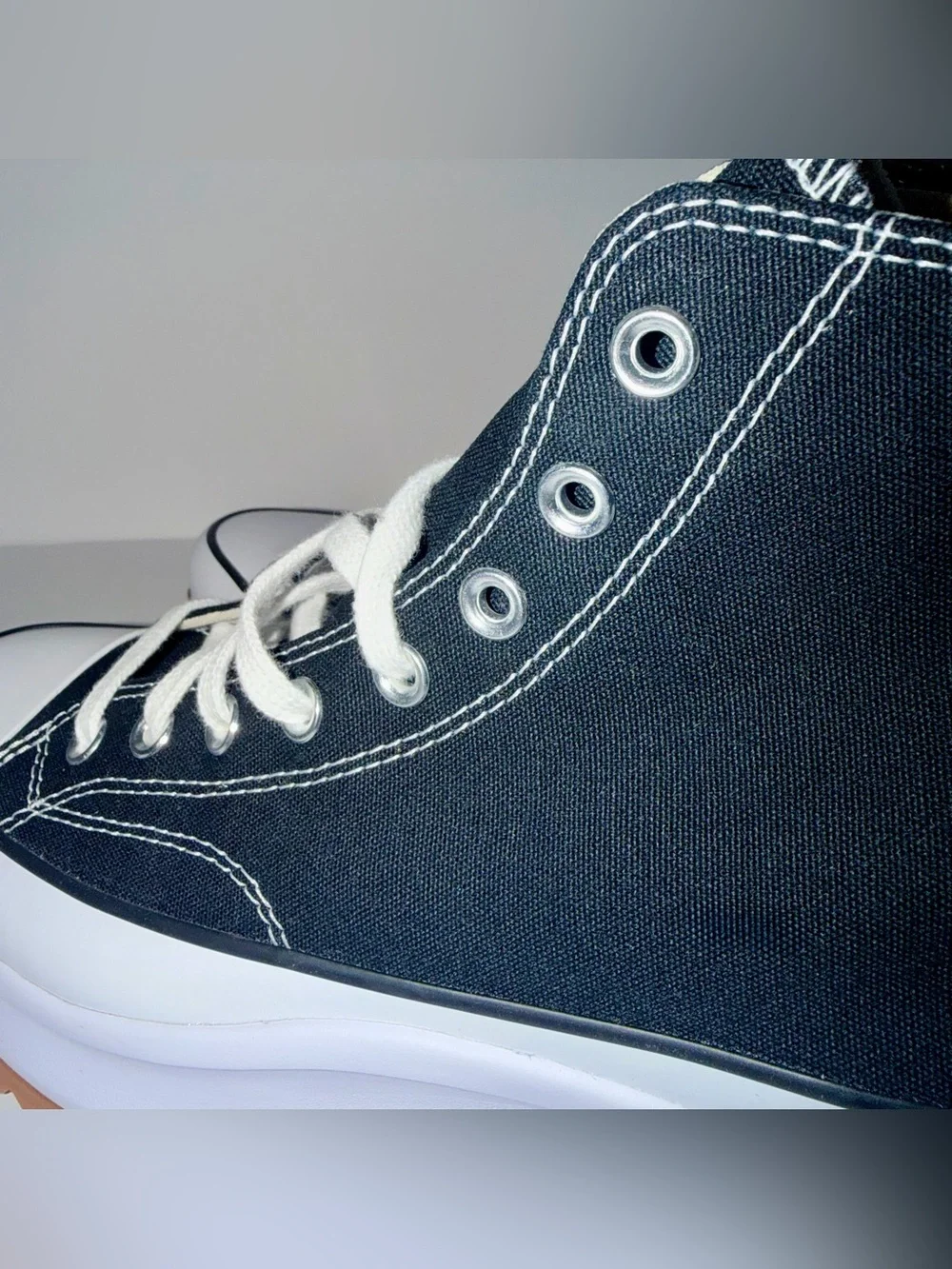Converse Run Star Hike Hi Black White Gum Women’s 11 / Men’s 9.5 NIB 166800C
